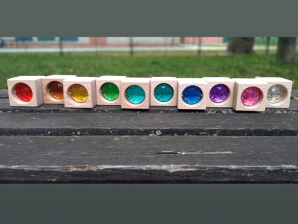 sada 10 krychliček kuk-kostky (2 sklíčka)