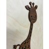 Dřevěná dekorace na zeď ŽIRAFKA