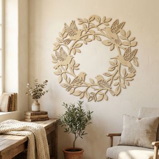 🌿 Nástěnný věnec JARO 🌿 Cítíte to taky? Vzduch je lehčí. Světlo je měkčí. A domov si říká o změnu. 🌸 Náš dřevěný věnec...