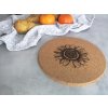 korkova podlozka pod hrnec do kuchyne pro maminku darek rucni tvorba vpalovani do dreva gravirovani slunecnice Drewomila