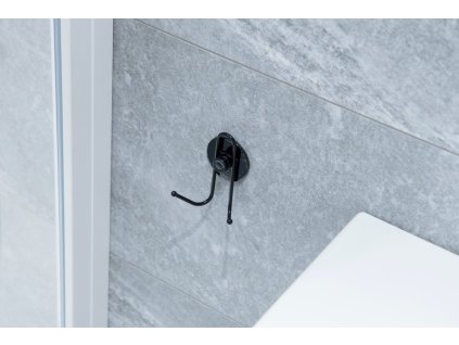 drateny vesak na stenu na nalepeni 3m cerna barva