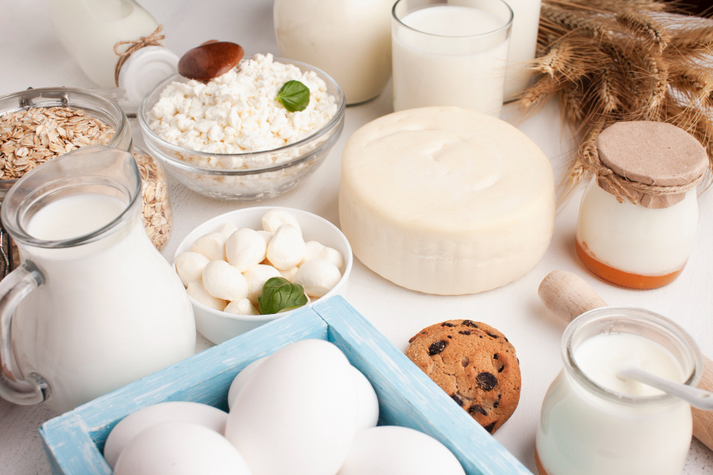 mlécné-produkty-vajicka-tvaroh-jogurt-oves-zdrava-vyziva-bilkoviny