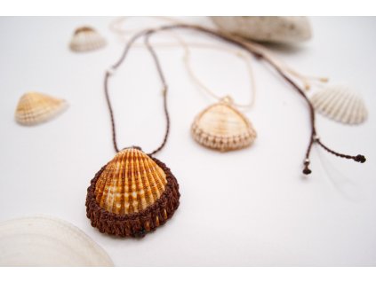 Macrame náhrdelník s MUŠLÍ ze Španělska