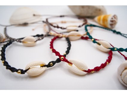 Macrame náramek s kauri MUŠLÍ z Bali