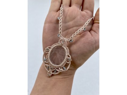Macrame náhrdelník s Křišťálem LEDOVÉ POHLAZENÍ