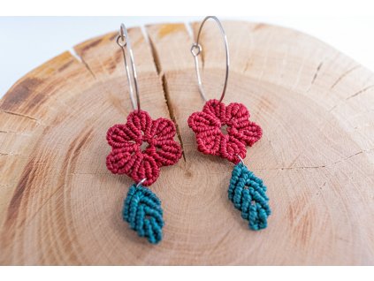 Macrame kruhové náušnice Kytička s listem