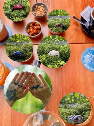 Ženy, ruku na srdce... taky radši utrácíte za doplňky než za kaviár? 😅🥂 Já dneska prostřela tuhle barevnou hostinu. 💍Který...