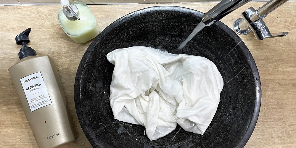 Jak prát hedvábí: návod pro šetrnou péči