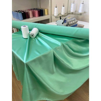 morušové hedvábí zelená světle 3