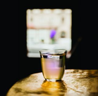 Rizz je chuťově nabitý mockatil s květinovým elegantním buketem a lehkou kyselinkou pro klidné chvíle pomalého popíjení 🥃...