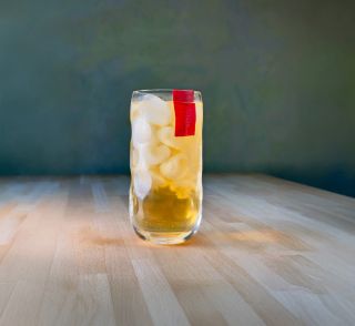 Co říkáte na mocktail MASATAKA? Je to skvělá kombinace VASSA ZERO R, japonského ledového čaje a silně minerální vody 🍸...