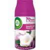 Air Wick FreshMatic Jemný satén a měsíční lílie náplň pro osvěžovač 250 ml