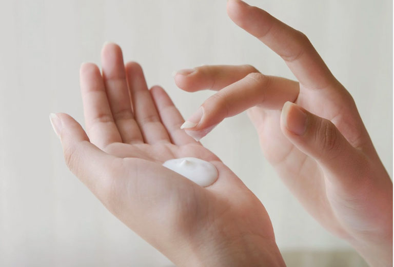 Správna ochrana pred slnkom - čo je to SPF a najlepšie produkty na ochranu pred slnkom