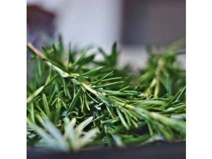 g64807a2a70e78 naturalna voda z rozmarinu rosmarinus officinalis