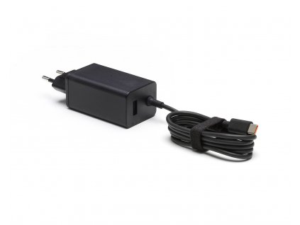 DJI 65W Portable Charger6 2