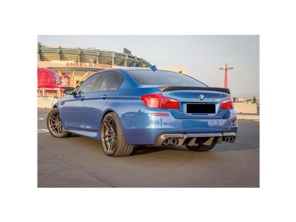 Difuzor zadního nárazníku BMW F10 F11 – Černý lesk #1