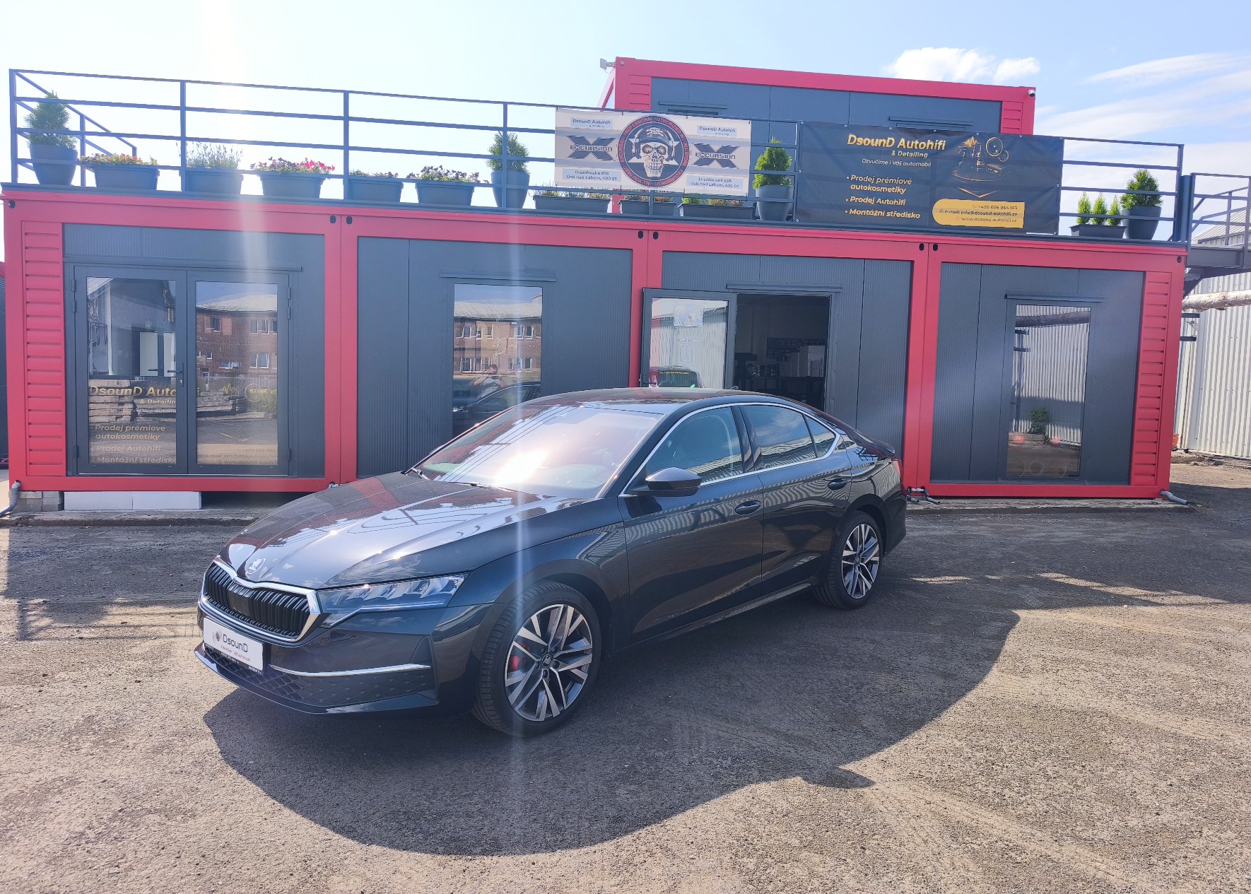 Škoda Octavia IV - aktivní subwoofer do rezervního kola