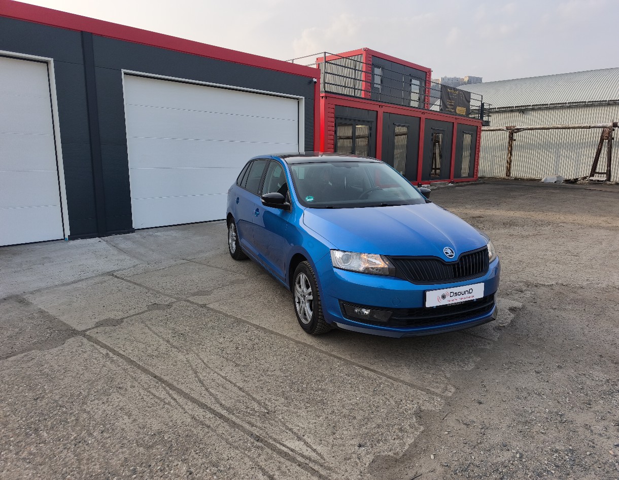 Škoda Rapid - multimediální jednotka + subwoofer