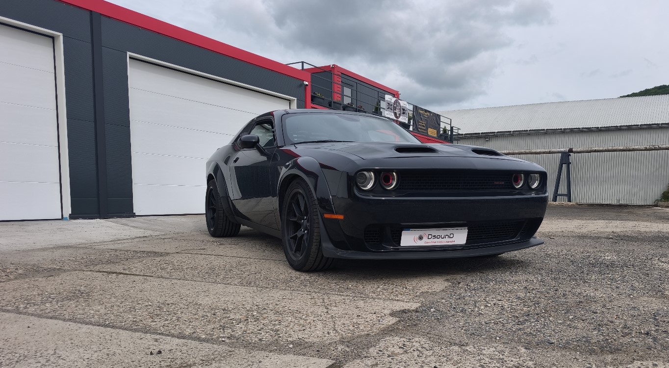 Dodge Challenger - kompletní zvukový upgrade