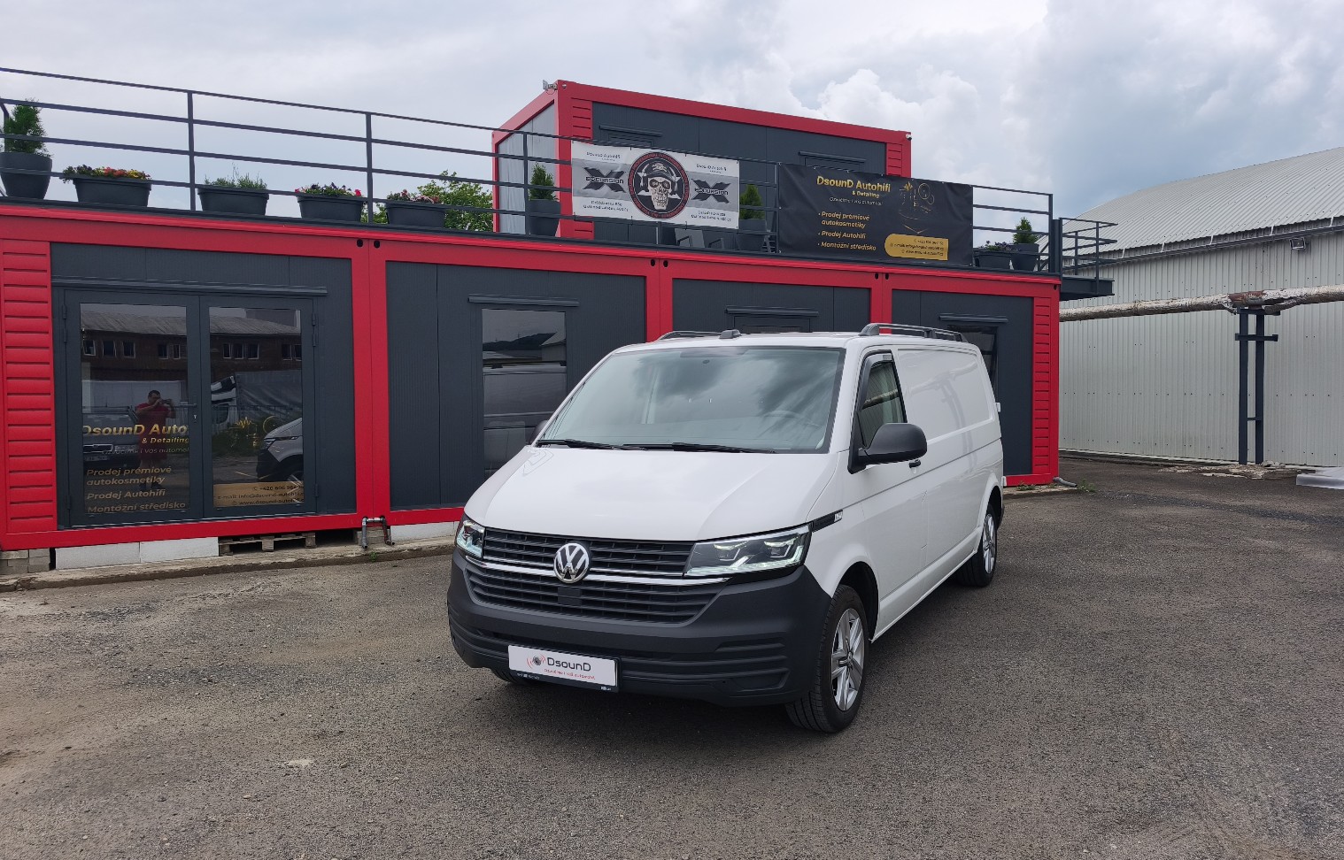 VW Transporter - výměna reproduktorů, instalace subwooferu