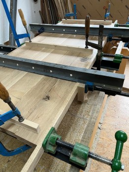 Výroba dubovej priebežnej škárovky