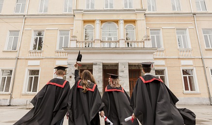 Co je titul Bc, Mgr, Dis a PhDr?