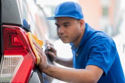 Jak vyčistit světla u auta?