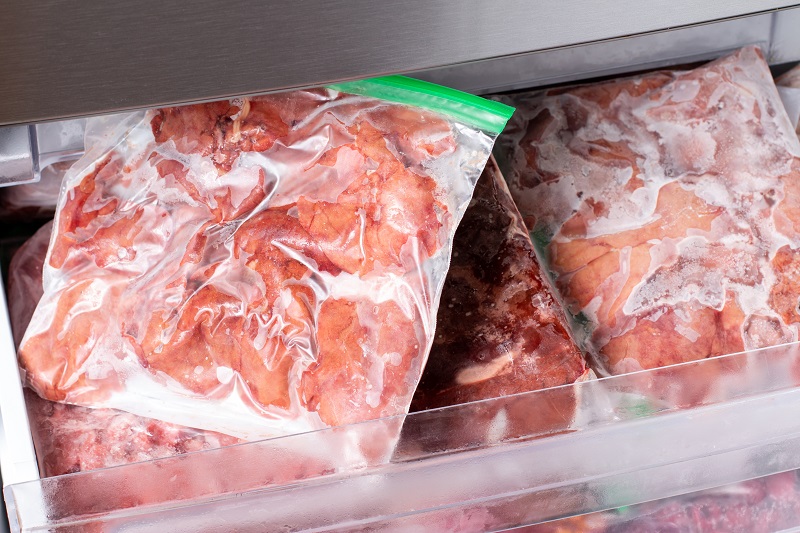 Jak rychle rozmrazit maso z mrazáku?