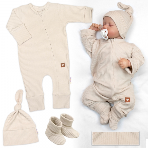 Baby Nellys Rostoucí žebrovaný overálek, čepička a botičky, 3D, Nature - sv. béžová Velikost koj. oblečení: 62/68 (3-6m)