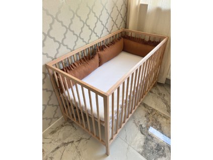 Úzky mantinel s volánikom