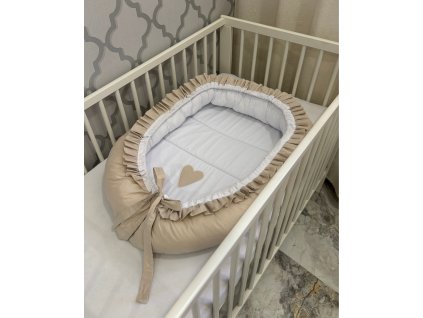 Oválne hniezdo pre bábätko