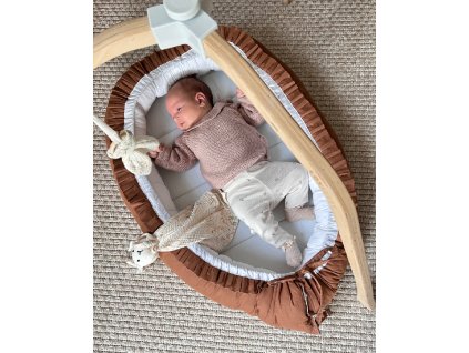 Oválne hniezdo pre bábätko