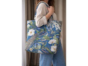 Pohled na stylovou nákupní tašku