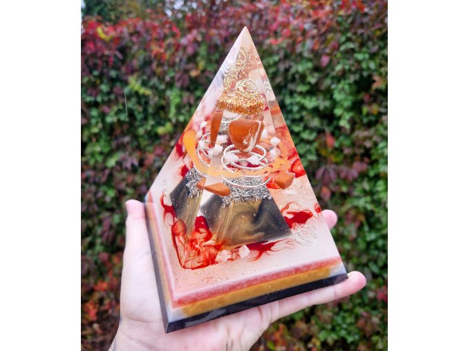 Pyramida mayské energie, jaspis