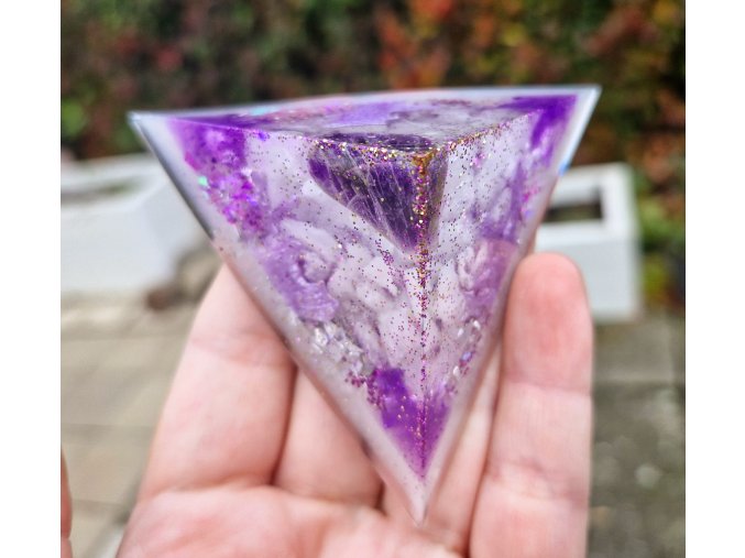 Pyramida ametyst
