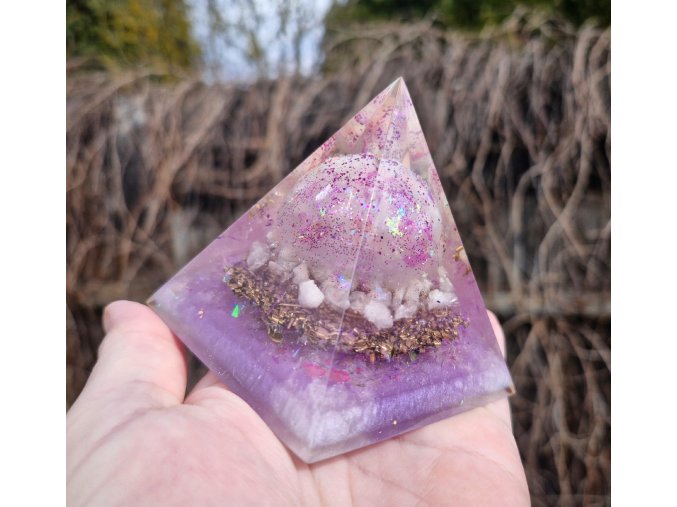 Pyramida intuice fosforuje