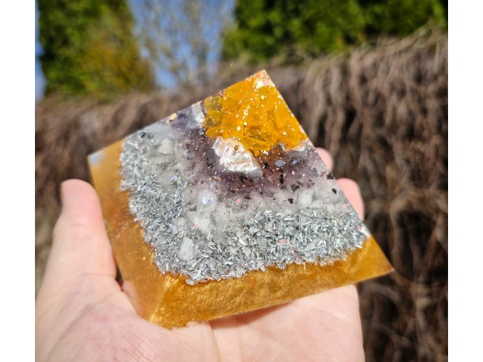 Pyramida extra silná, léčení vztahů, křišťál