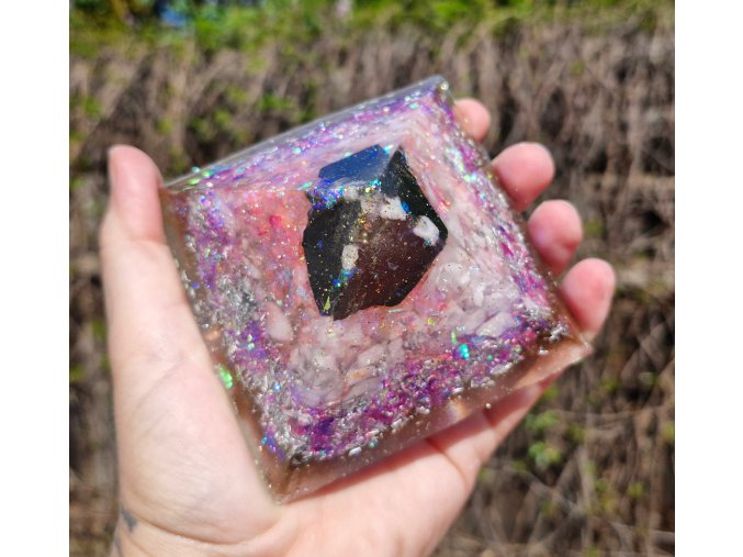 Pyramida čistící, šungit, křišťál, extra silná