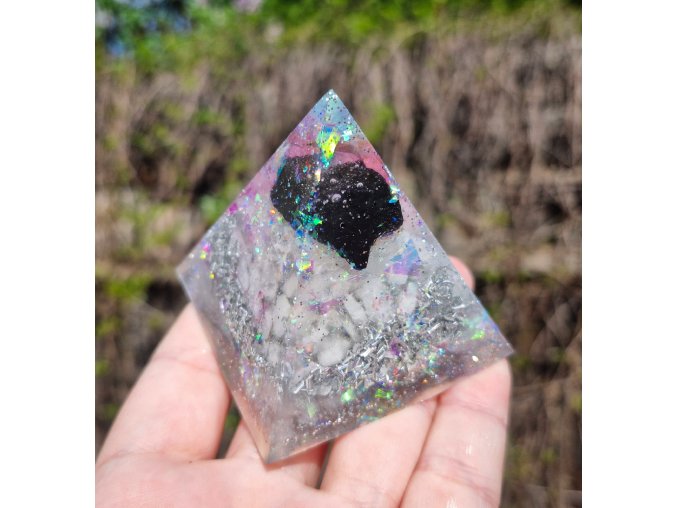 Pyramida šungit, křišťál, silnější