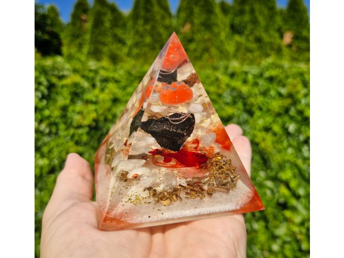 Pyramida oheň, šungit, křišťál
