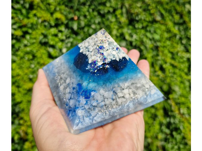 Pyramida hlubiny intuice - howlit, šungit, křišťál - extra silná