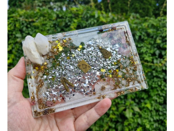 Podtácek ESO, krystaly z Vysočiny - rodonit, křišťál