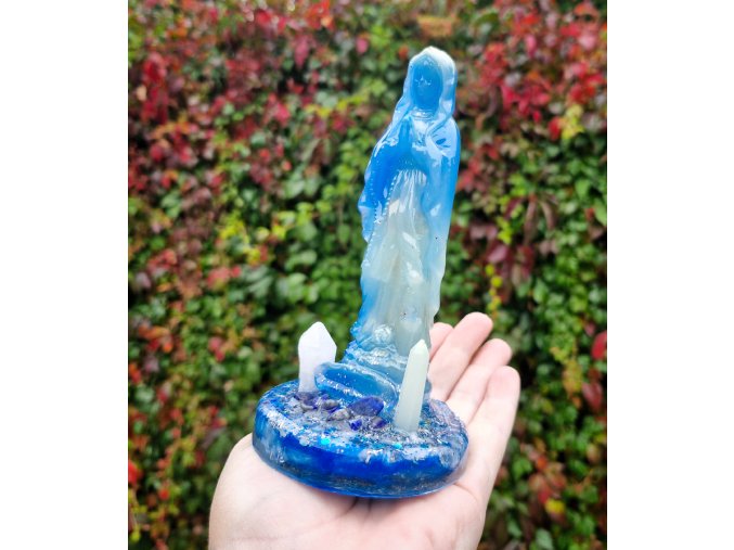 Panenka Marie, fosforuje, střední, KŘIŠŤÁL