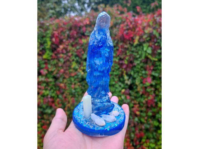 Panenka Marie, střední, jemně fosforuje,Křišťál