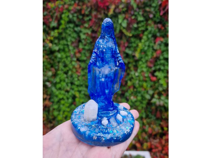 Panenka Marie, křišťál, menší