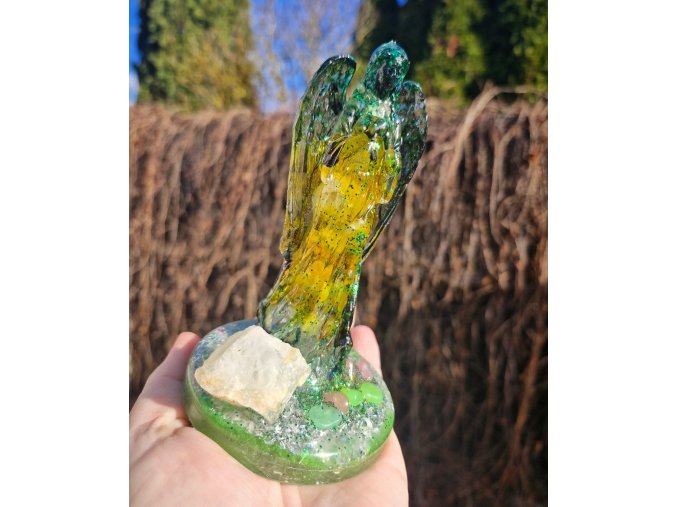 Archanděl - pruhovaný achát, křišťál