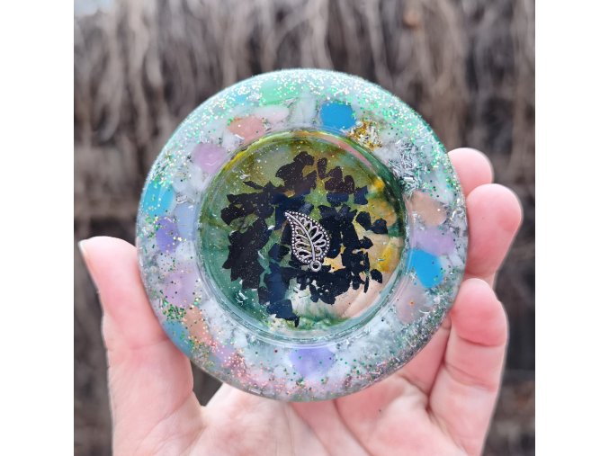 Svícen fosforuje křišťál - menší