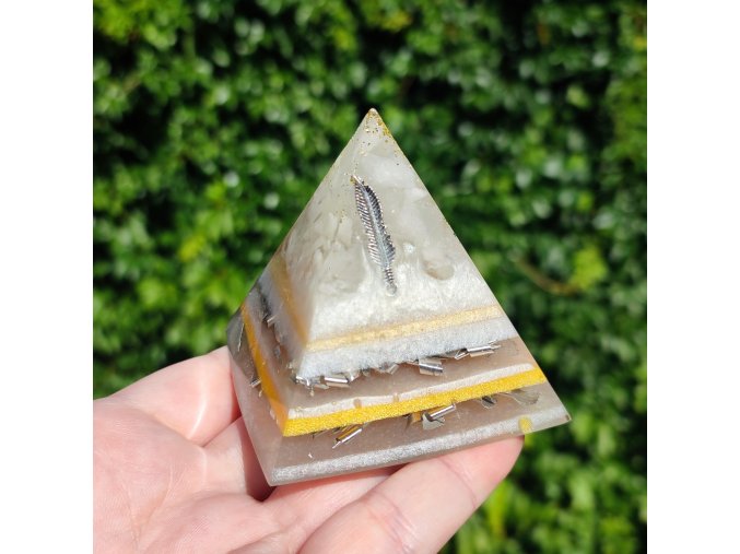 Pyramida s pírkem