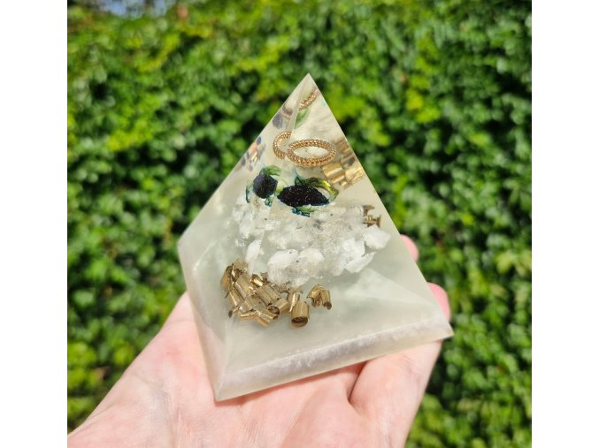 Pyramida léčení prstýnek fosforuje