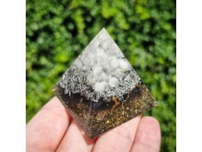 Pyramida